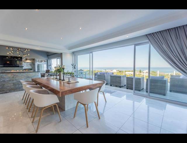4 BEDROOM HOUSE FOR SALE IN CANNON ROCKS